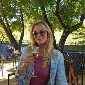 Meet your Posher, Delaney